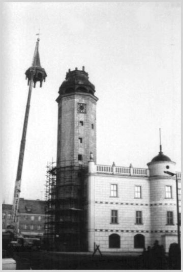 "Okaleczony" ratusz