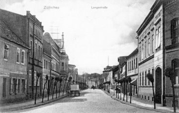 Urokliwa ulica Armii Krajowej z początku XX wieku