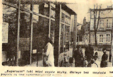 Mycie okien supersamu Jubilat