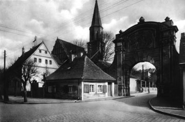 Brama Krośnieńska i jej okolice