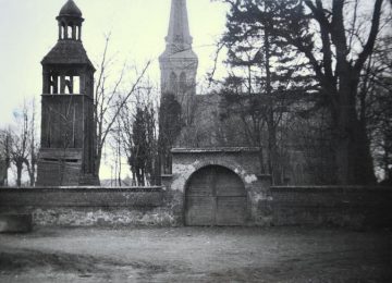 Wejście na cmentarz przy ulicy Odrzańskiej i Piaskowej