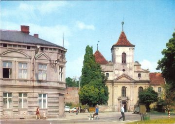 Róg Alei Wielkopolskiej i ul. Jana Pawła II